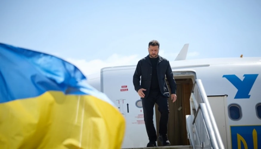 Літак президента України приземляється у Польщі