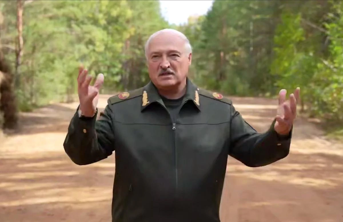 Лукашенко заявив про перевірку армії Білорусі на полігоні та розповів про службу сина