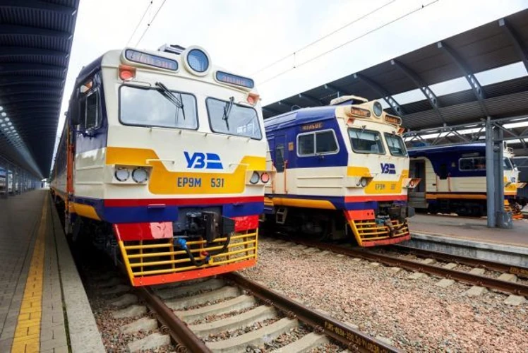 18 човникових рейсів Kyiv City Express між берегами Києва: числа і дати